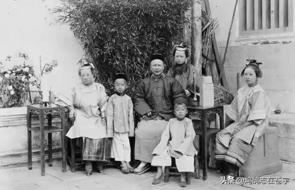 晚清老照片：長城人跡罕至，箭樓殘破不堪，雷峰塔搖搖欲墜