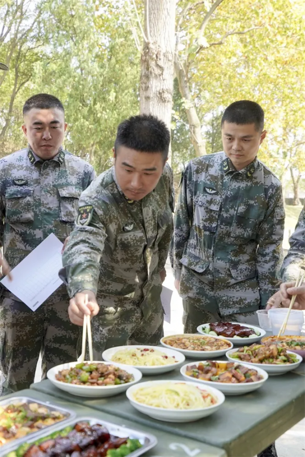 野“味”十足!第71集團軍“臨汾旅”伙食真到“胃” 野“味”十足!第71集團軍“臨汾旅”伙食真到“胃”