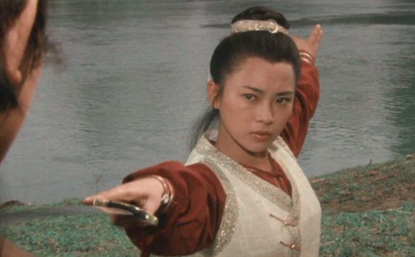 30年前，懷有身孕的黃秋燕被李連杰拋棄，如今她過得怎樣？