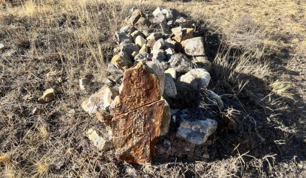 西藏發現一處清代漢墓群，多達150座漢墓，當地人還吃月餅跳獅舞