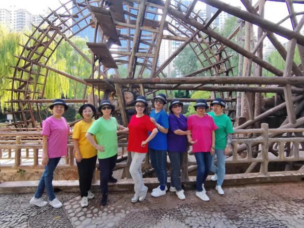 軍校三年姐妹情 重回故地尋初心 作者：劉鈺（蘭州）