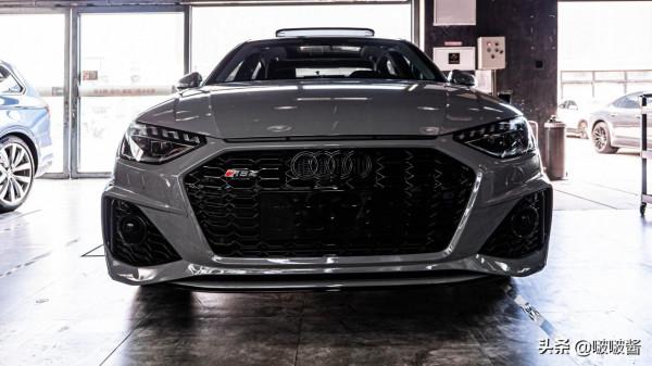 奧迪A4改裝碳纖維內飾+副駕駛液晶+氛圍燈+RS4前包圍