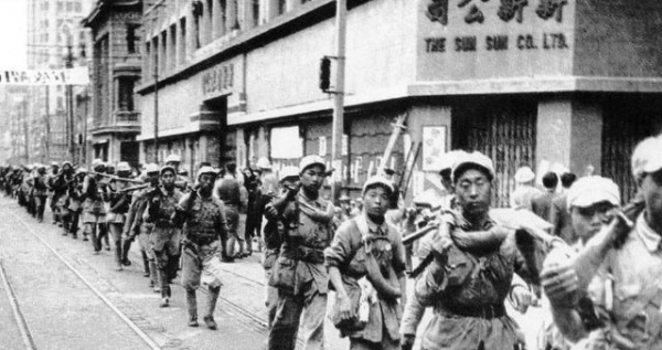 用“降低物價”對抗“物價上漲”：新中國治理通貨膨脹的無敵法寶