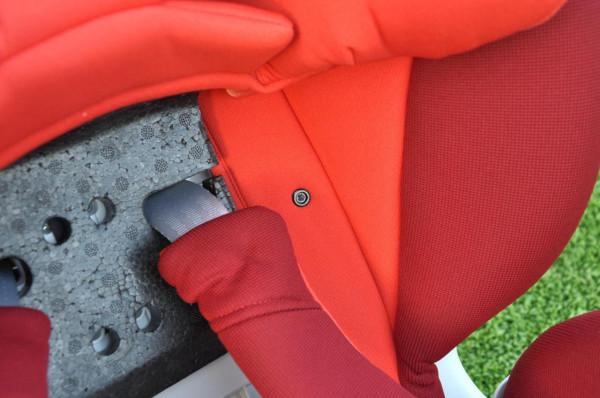 「開箱+全方位測評」上車實測 qborn 0-12歲兒童安全座椅 「開箱+全方位測評」上車實測 qborn 0-12歲兒童安全座椅