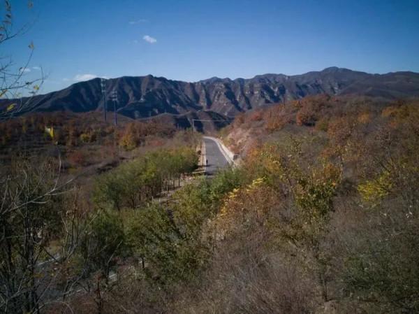 秋季京西這條路，美得如同斑斕的油畫