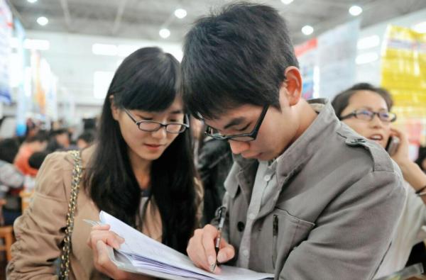 適合專科生的3個“鐵飯碗”，難度不大前景好，待遇不輸公務員