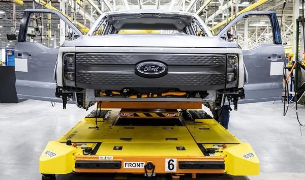 ​首批福特F-150 Lightning預生產,定位電動皮卡,越野效能強悍 ​首批福特F-150 Lightning預生產,定位電動皮卡,越野效能強悍