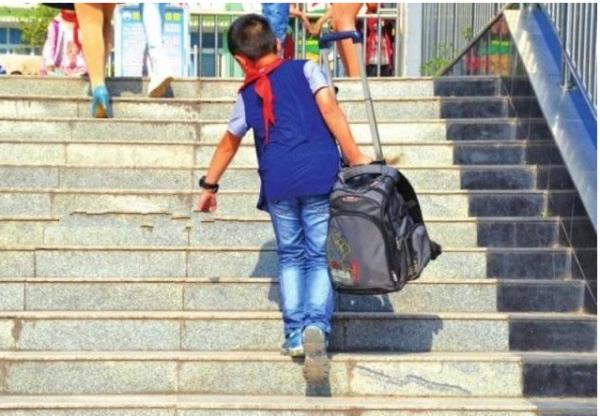 教育部傳來“好訊息”，調整中小學生到校時間，學生可以睡懶覺了