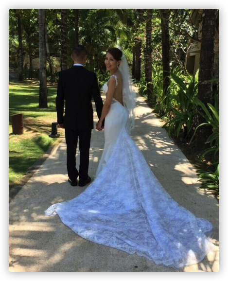 42歲女星為兒子高調慶生，神秘富商老公罕出鏡，被嘲諷太老像父女