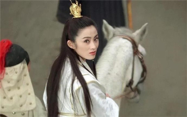 張敏重現“回眸殺”,炒冷飯大可不必 張敏重現“回眸殺”,炒冷飯大可不必