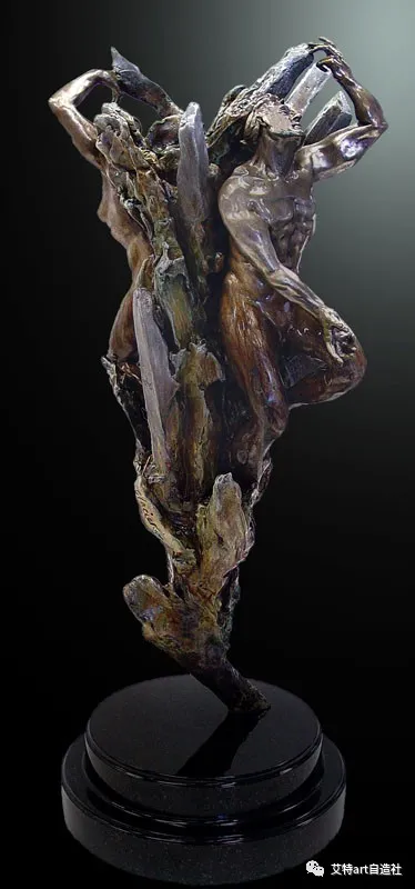 斯諾登從一塊泥引發的啟迪 斯諾登從一塊泥引發的啟迪