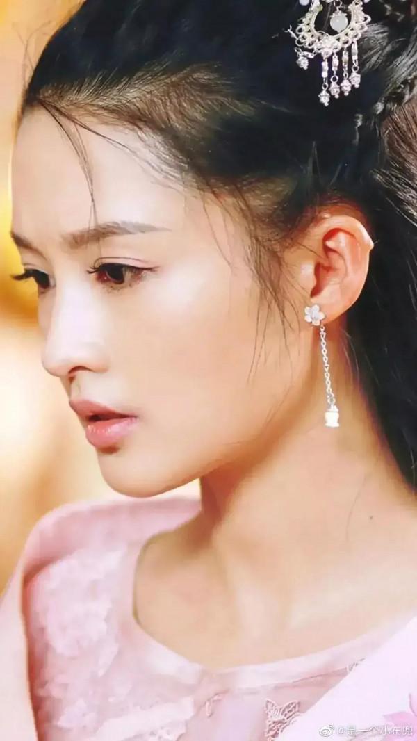 李沁：唯美冷豔高雅表情高畫質寫真集（四）