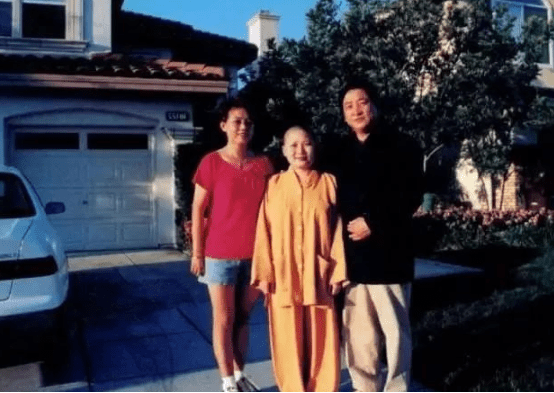 27歲走紅，34歲當尼姑，消失24年，“好人一生平安”李娜經歷了啥