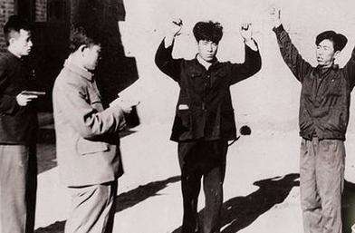 盤點建國後“稱帝”的奇葩：有盲人、女人、還有是“玉皇大帝”的