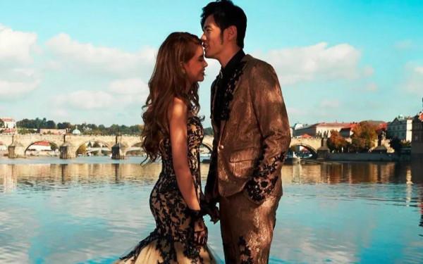 四對舉行豪華婚禮的明星，婚後有人寵成小公主，有人敗家