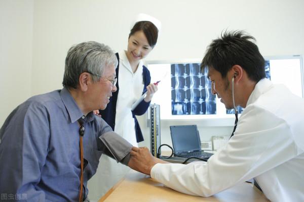 飯後散步對身體有5大益處，醫生提醒：注意這幾點，提高效率