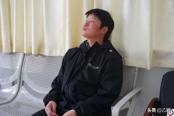 4個月男嬰身患數種疾病,嚇跑了媽媽,爸爸日夜守候只想救回他 4個月男嬰身患數種疾病,嚇跑了媽媽,爸爸日夜守候只想救回他