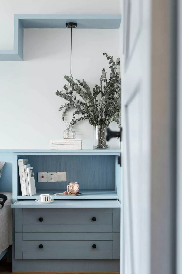 70㎡灰藍色裝修，用玻璃玩轉整個空間，美呆了