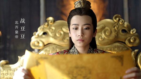 “女扮男裝”帥氣襲人的女演員，我只服這4位！有人還撞臉鹿晗