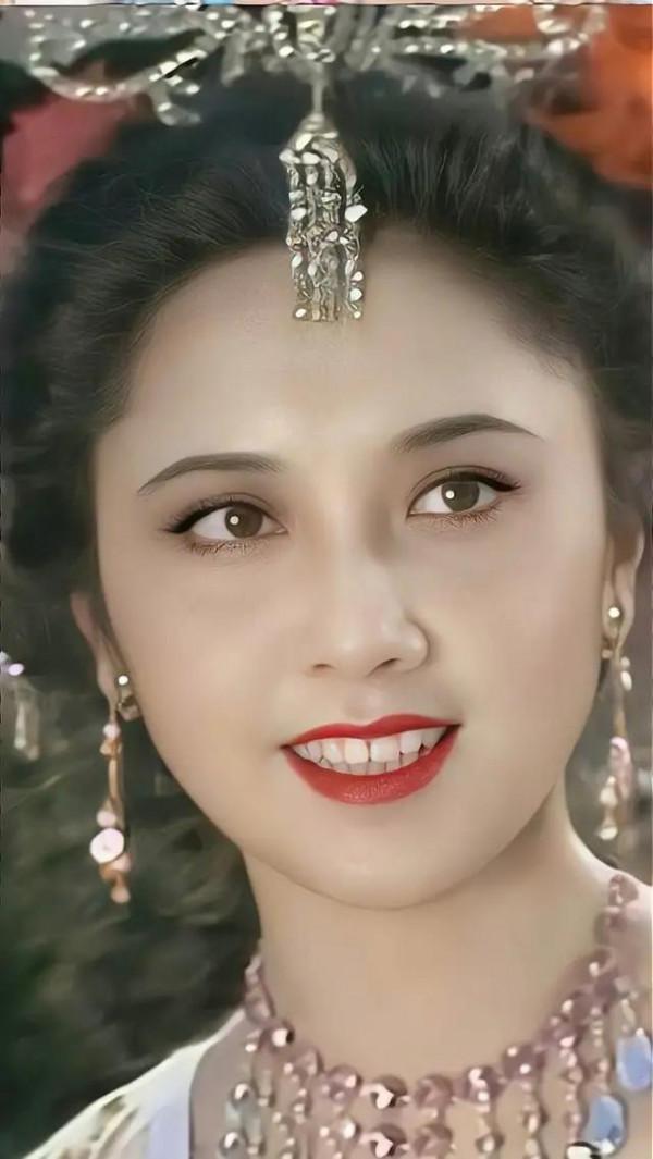 最美女兒國王——朱琳美照