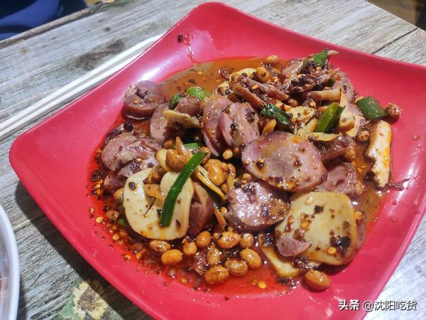 二嫂肉串、五嫂海鮮咱都吃過,這次嚐嚐七嫂臘腸和回鍋肉 二嫂肉串、五嫂海鮮咱都吃過,這次嚐嚐七嫂臘腸和回鍋肉