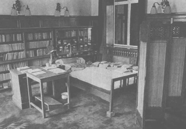 50年警衛員孫勇陪毛主席散步時，因何事主席笑著說：我給你當衛士