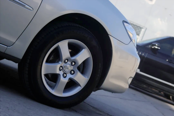 「情懷玩車」翻新復活2002年的豐田佳美，絕代神車，氣質非凡