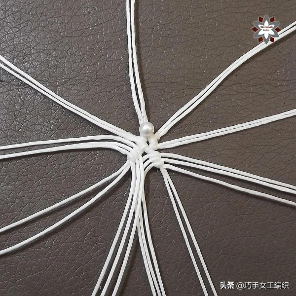 用繩子就能編出漂亮的雪花，超詳細的教程，一步一步教你編