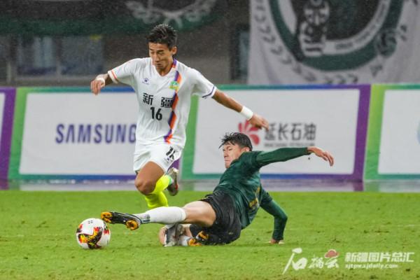 再創佳績!新疆U20男足獲得亞軍 再創佳績!新疆U20男足獲得亞軍