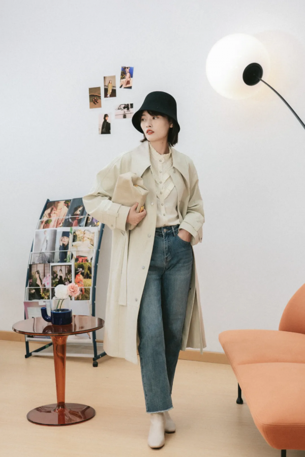 現在的品牌怎麼回事,這衣服也能賣2千? 現在的品牌怎麼回事,這衣服也能賣2千?