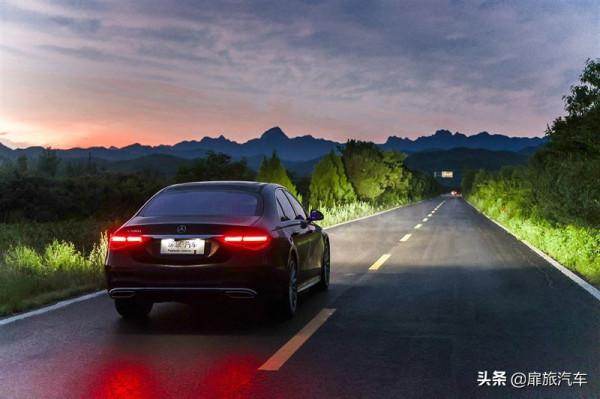 光明與黑暗：賓士S500L車輛大燈測試 地表最強？