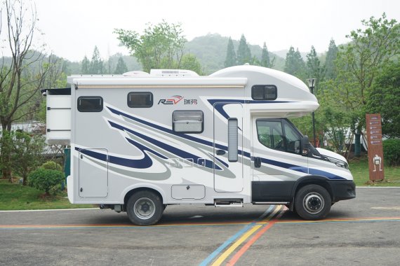 瑞弗最貴的房車,貼心體現在各個方面,瑞弗S820進口雙拓展房車 瑞弗最貴的房車,貼心體現在各個方面,瑞弗S820進口雙拓展房車