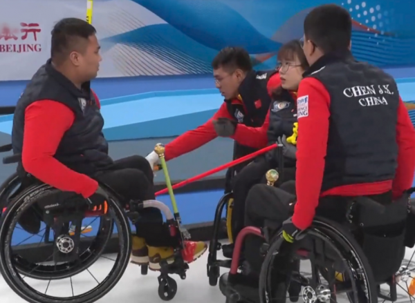 中國體育巨大喜訊：致勝一壺，世錦賽冠軍目標達成！人民日報祝賀