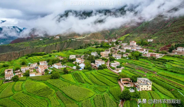 快來看看西藏新農村，家家都住小洋樓，環境美如世外桃源