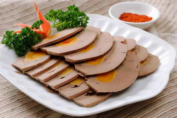 血管專家提醒：血脂超標，這幾種食物儘量要忌口，應牢記