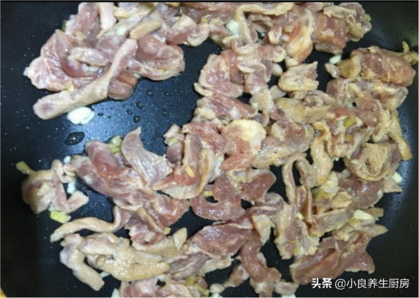 秋冬交替，孩子要多吃這菜，簡單易學，補鈣質，增強體質身體棒