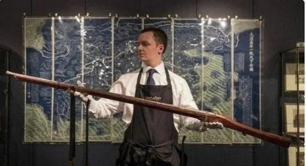 價值連城的3把槍:薩達姆的黃金AK排最後,最貴的價值1670萬 價值連城的3把槍:薩達姆的黃金AK排最後,最貴的價值1670萬