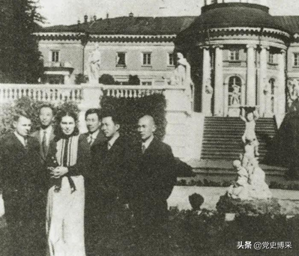 主持軍委工作的彭德懷一度設想學習蘇聯取消政治委員,羅榮桓堅決反對,毛澤東堅持以我為主,保持光榮傳統 主持軍委工作的彭德懷一度設想學習蘇聯取消政治委員,羅榮桓堅決反對,毛澤東堅持以我為主,保持光榮傳統