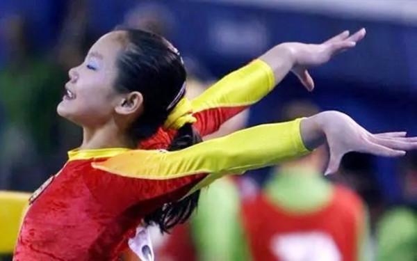 “體操女皇”程菲，33歲身材走樣，被父親催婚找男朋友