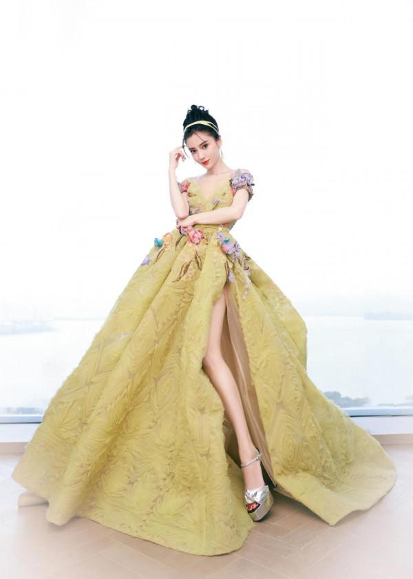 305號“女神”楊穎