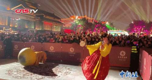 爆紅2年,那個一人帶火一座城的不倒翁小姐姐,卻因全運會被罵上了熱搜... 爆紅2年,那個一人帶火一座城的不倒翁小姐姐,卻因全運會被罵上了熱搜...