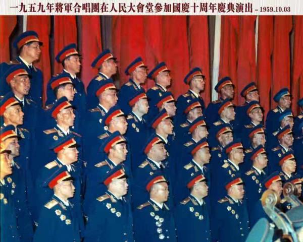 吳岱少將之子吳志民與軍品大王李長東合影留念 吳岱少將之子吳志民與軍品大王李長東合影留念
