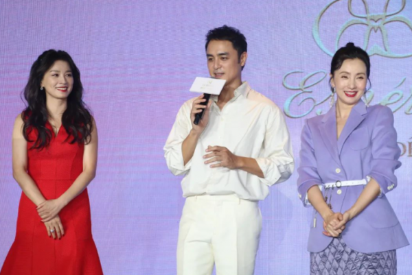 花30萬自己做“總裁”，張庭夫婦的微商帝國，把粉絲信徒一網打盡