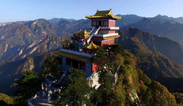 萬人目睹道人昇天！雷電之下眾人紛紛磕頭跪拜，修仙真實存在嗎？