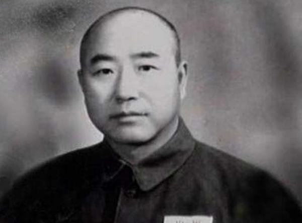 日偽軍兵力逐漸減小,董其武察覺不對勁,請示傅作義:拂曉前總攻 日偽軍兵力逐漸減小,董其武察覺不對勁,請示傅作義:拂曉前總攻