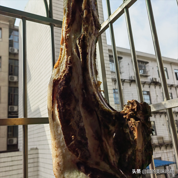 四川兒媳婦回老公家吃飯，滿滿一桌全是肉，吃飽喝足後卻不淡定了