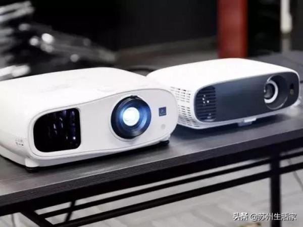 客廳不裝電視，有必要用投影儀替代嗎？
