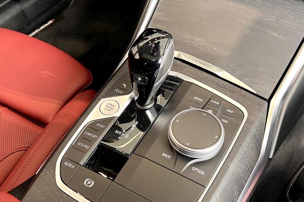 入門版配置不“丐”，外形比3系拉風，實拍寶馬4系雙門轎跑425i M