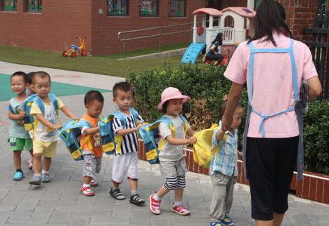 幼兒園提前半天放假，家長崩潰：趕著去休假嗎？有沒有考慮過家長