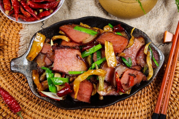 醃臘肉，不要只會加鹽醃，切記3個竅門，臘肉香味濃郁，存放得久